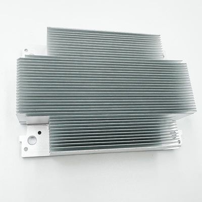 Изготовленные на заказ Heatsinks частей CNC подвергая механической обработке алюминиевые для перехода рельса