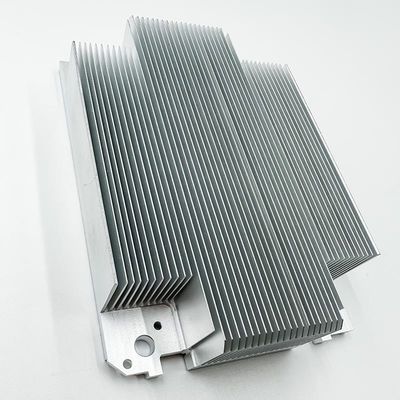 Изготовленные на заказ Heatsinks частей CNC подвергая механической обработке алюминиевые для перехода рельса
