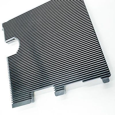 Радиатор Heatsink частей CNC автомобиля подвергая механической обработке алюминиевый черный анодированный