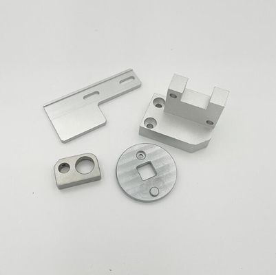 Изготовленные на заказ части CNC алюминиевые обрабатывая CNC для того чтобы обрабатывать подвергая механической обработке части на токарном станке